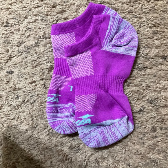 A Variety Bundle of Preloved Socks AVIA Socks - Picture 9 of 15